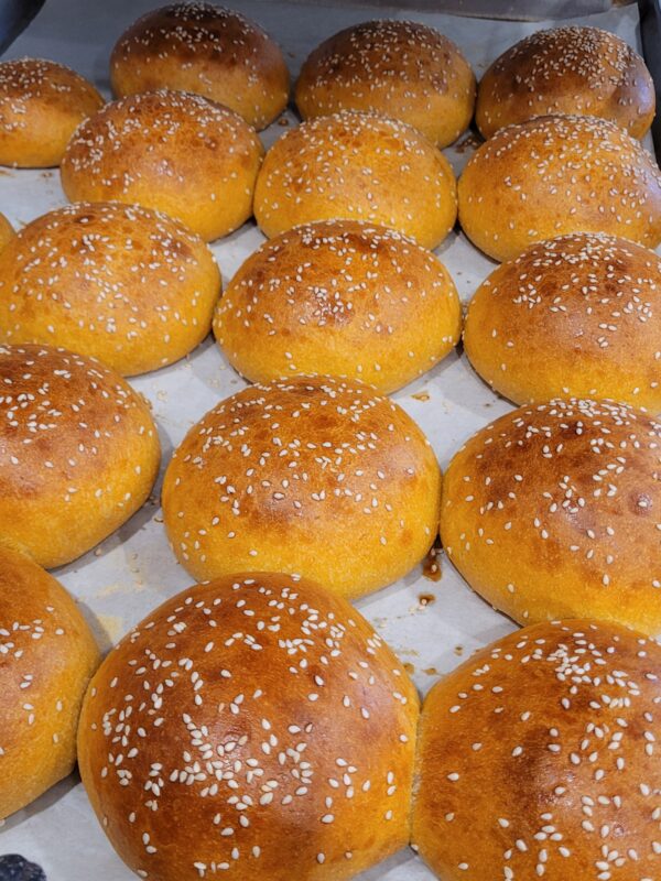 Pain burger paprika fumé et oignons - 4 unités